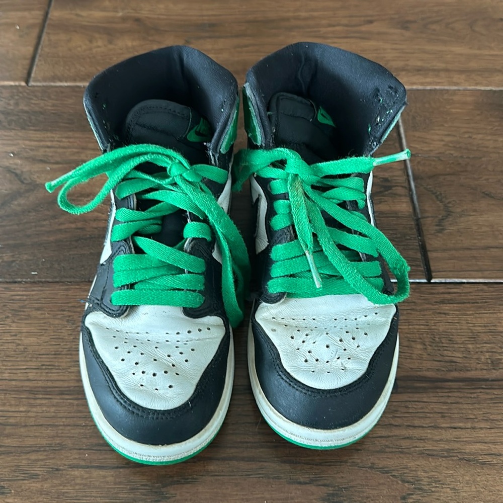 JORDAN 1 MID (PS), green, Size 1.5 Y.